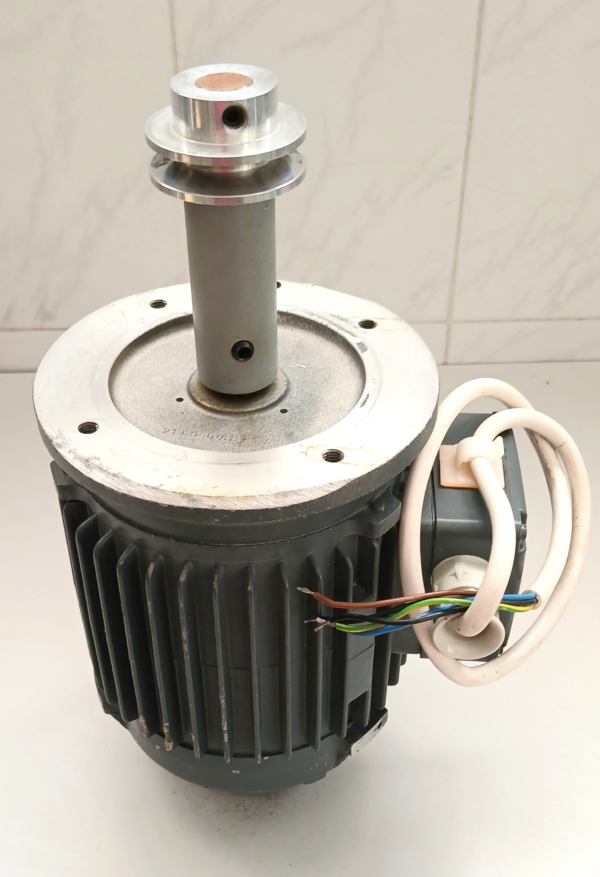 MOTER 220V